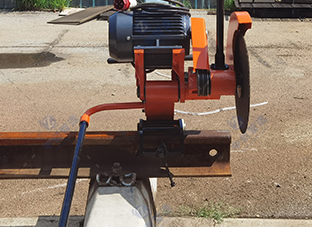 鋼軌切割成一段工具