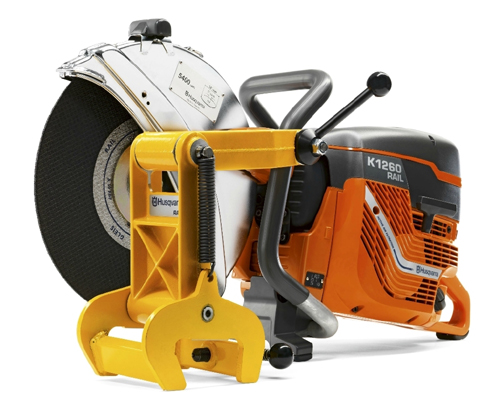 瑞典胡斯華納K1260內(nèi)燃鋸軌機